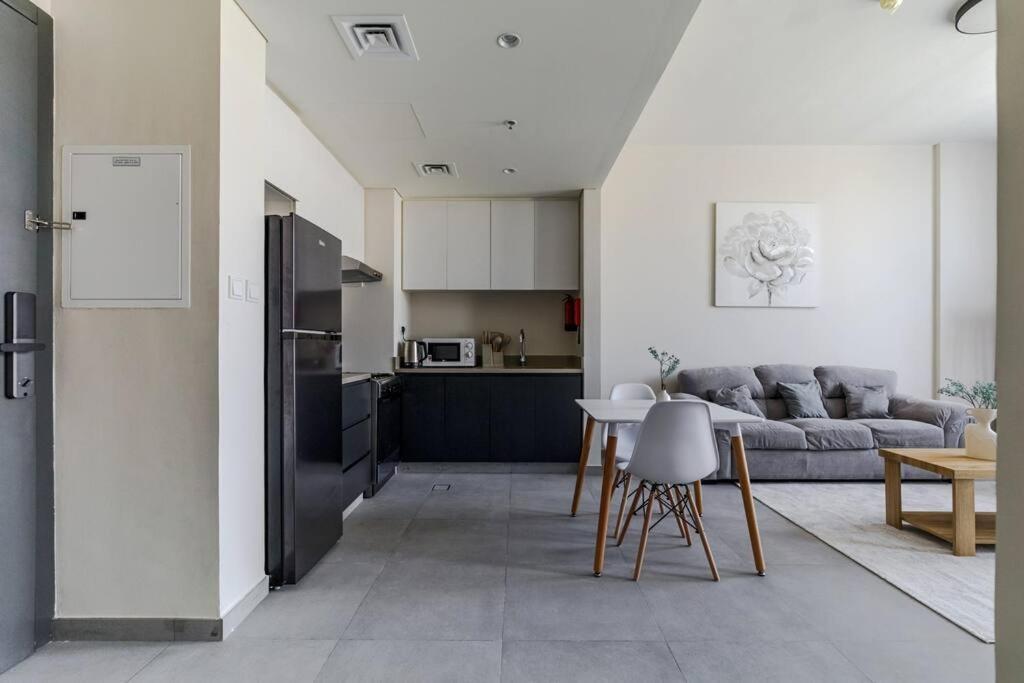 Sahab - Solo 1Br Apt In Al Jada Sharjah Bagian luar foto