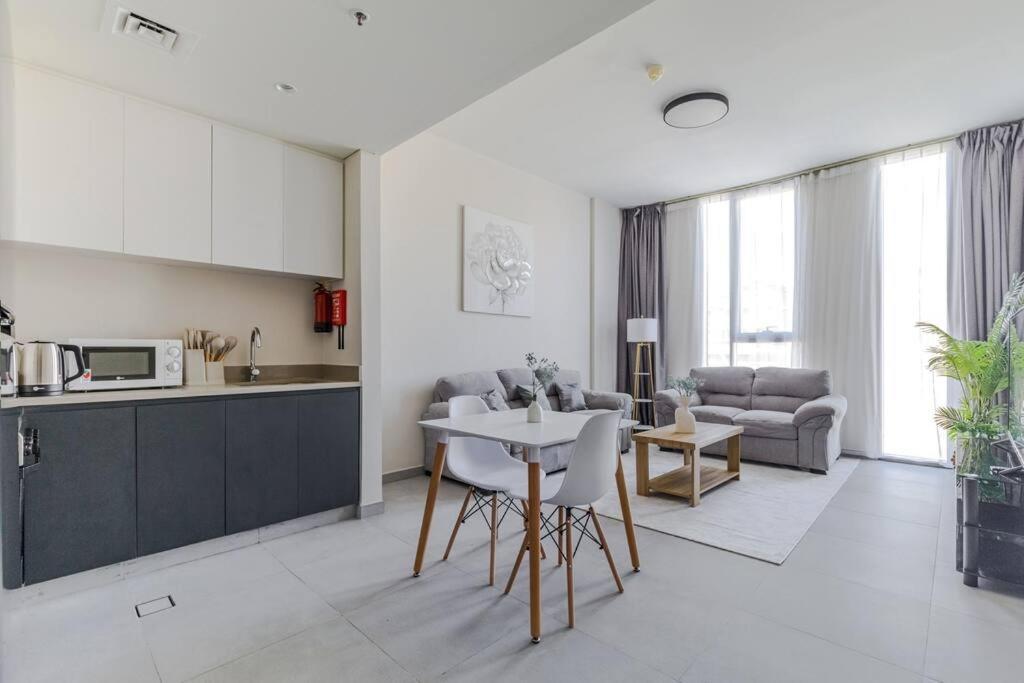 Sahab - Solo 1Br Apt In Al Jada Sharjah Bagian luar foto