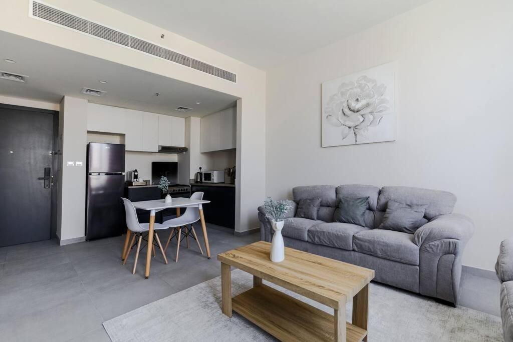 Sahab - Solo 1Br Apt In Al Jada Sharjah Bagian luar foto
