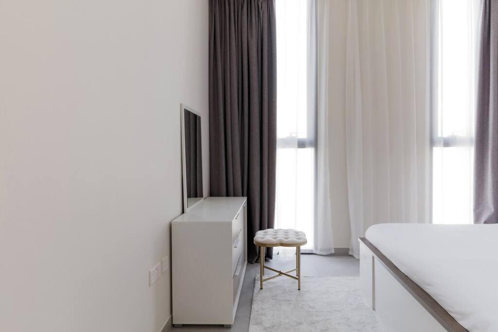 Sahab - Solo 1Br Apt In Al Jada Sharjah Bagian luar foto