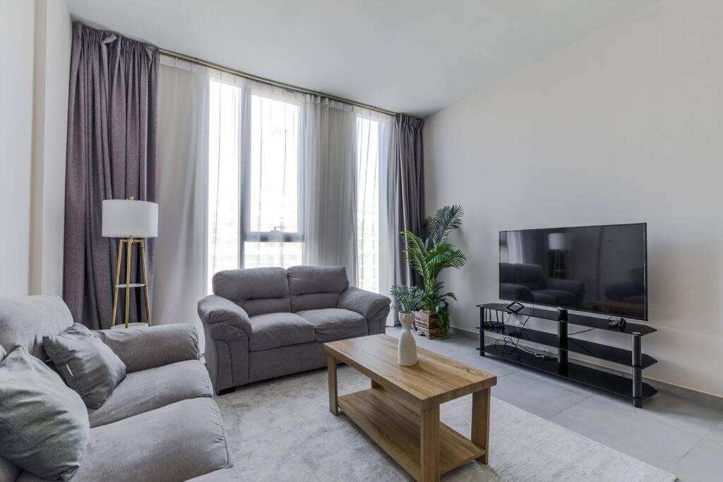 Sahab - Solo 1Br Apt In Al Jada Sharjah Bagian luar foto