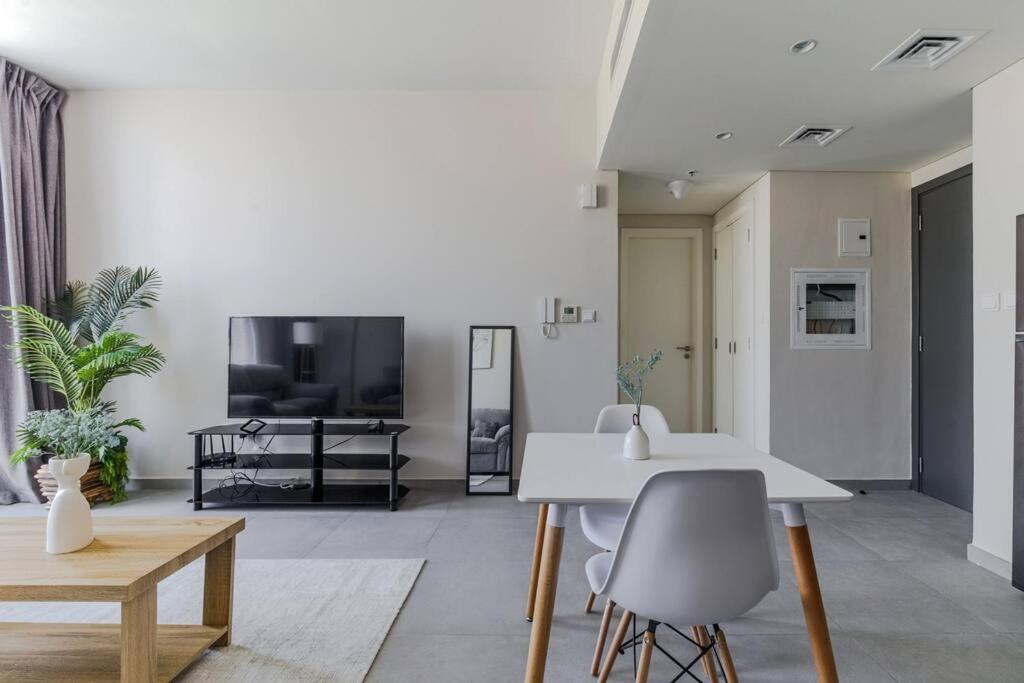 Sahab - Solo 1Br Apt In Al Jada Sharjah Bagian luar foto